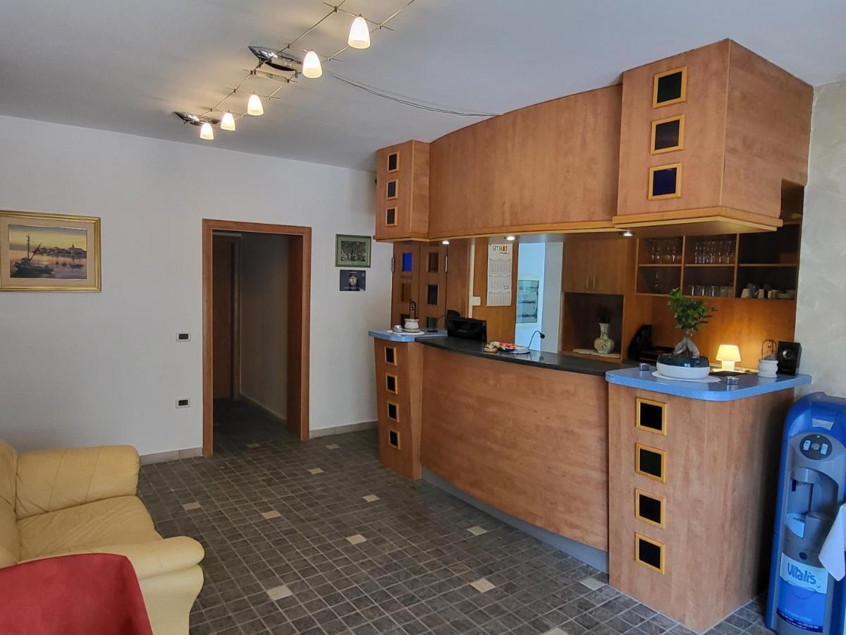 Bed And Breakfast La Rossa Umag Bagian luar foto