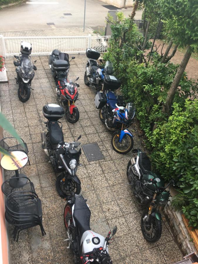 Bed And Breakfast La Rossa Umag Bagian luar foto