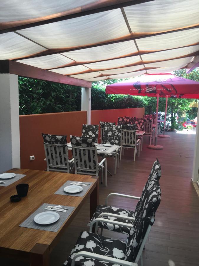 Bed And Breakfast La Rossa Umag Bagian luar foto